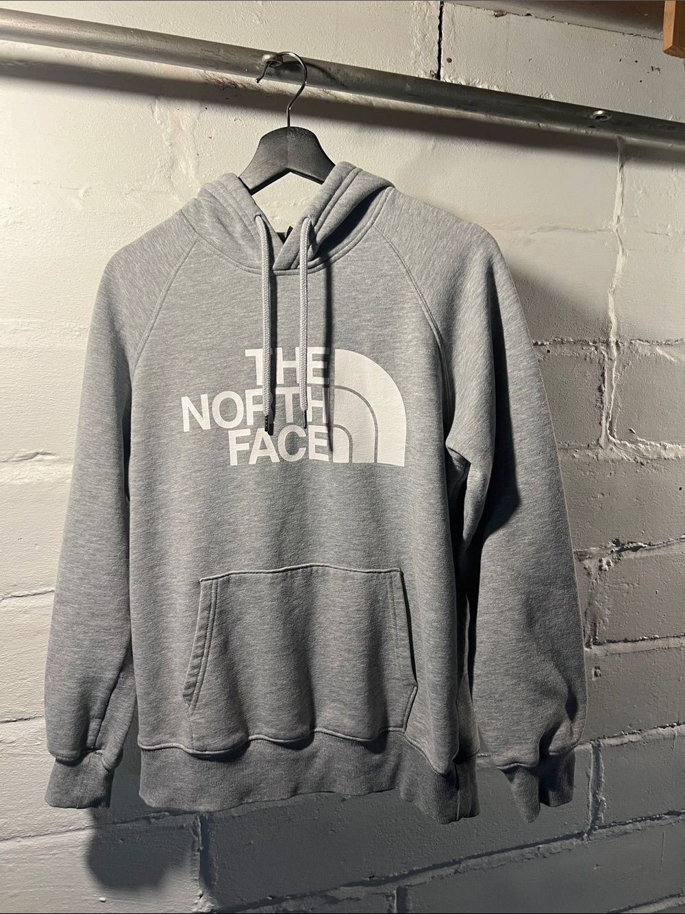 The North Face gray women’s hoodie M